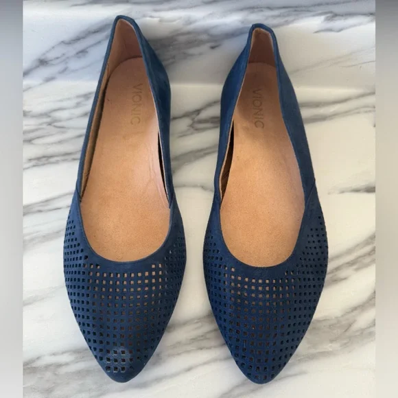 Vionic Posey Flat - Picture 2 of 9